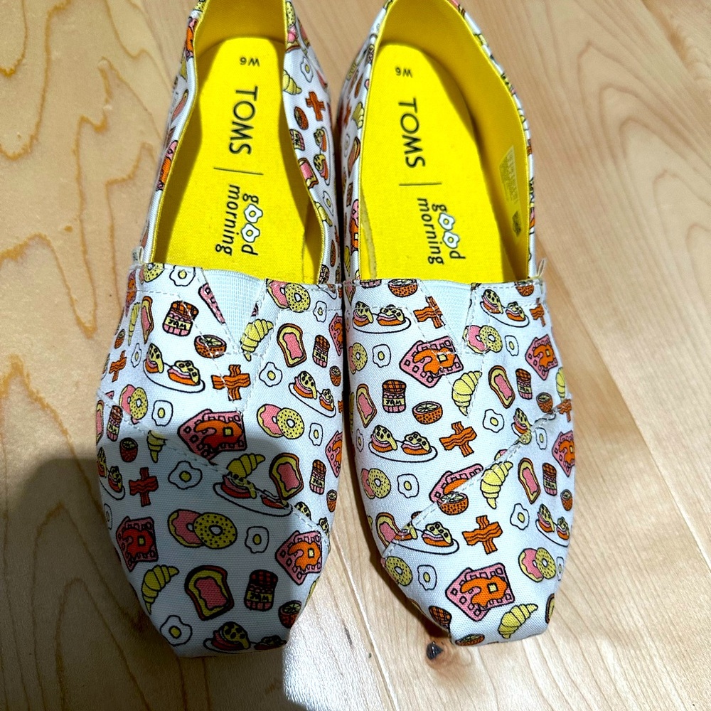 Brand New Tom's Good Morning Time For Brunch Slip On Shoes Women's Size 6